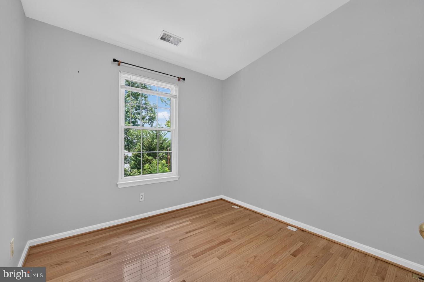 122 Sanborn Pl Property Photo 41