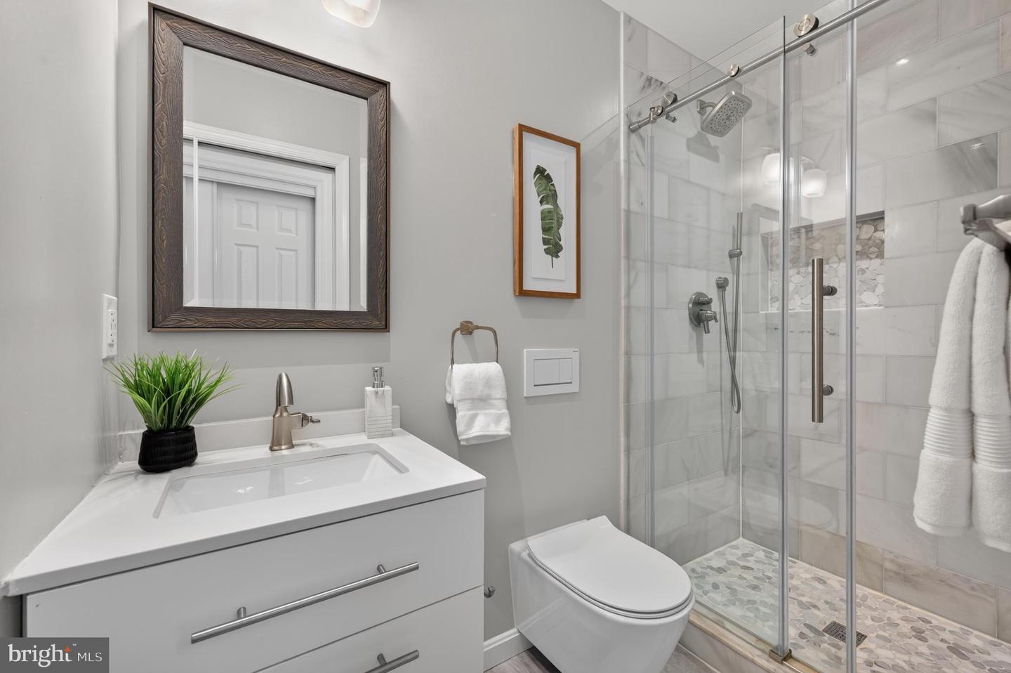 122 Sanborn Pl Property Photo 44
