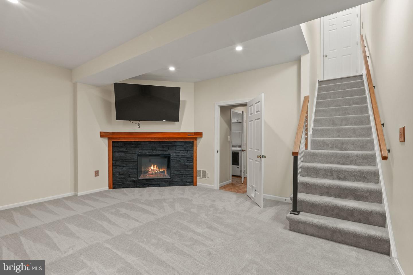 3848 Brighton Ct Property Photo 25