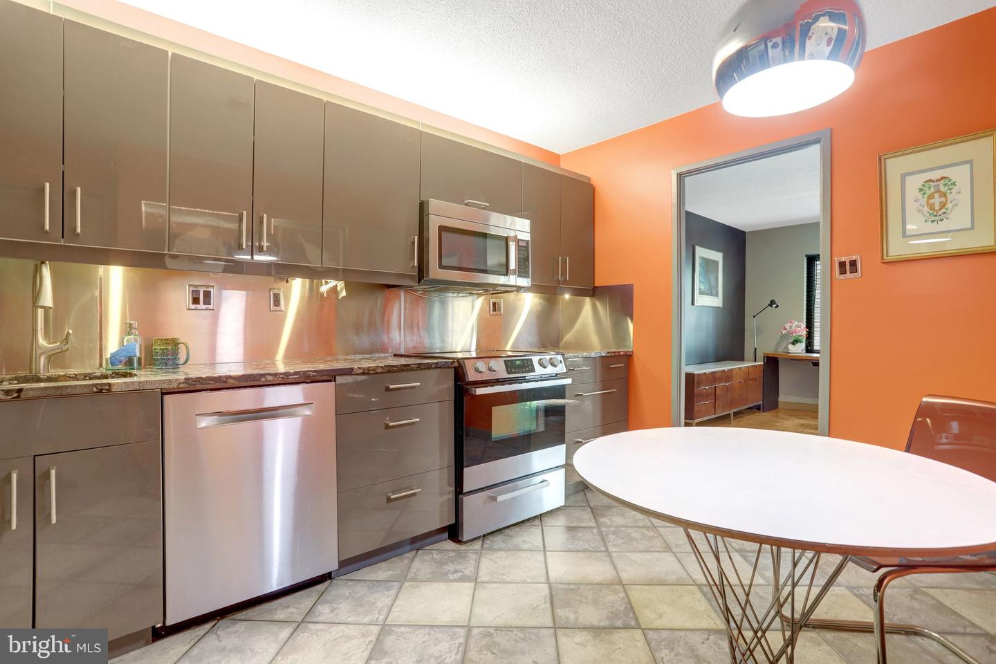 309 Yoakum Pkwy #616 Property Photo 15