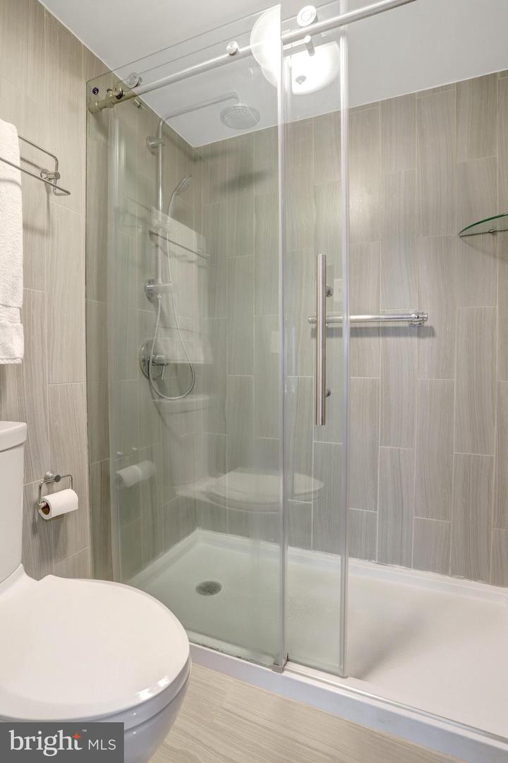 309 Yoakum Pkwy #616 Property Photo 25