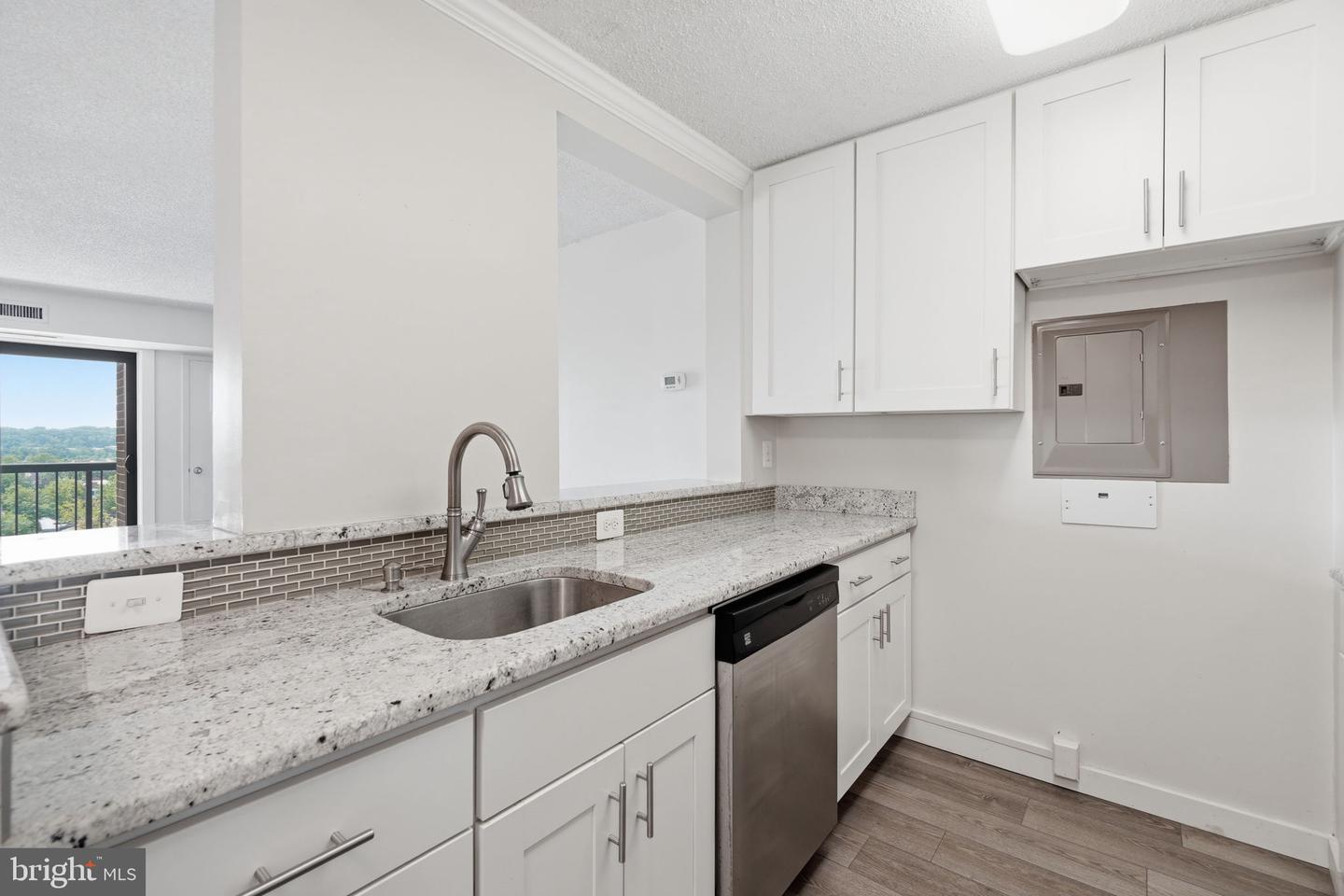 200 N Pickett St #1414 Property Photo 5