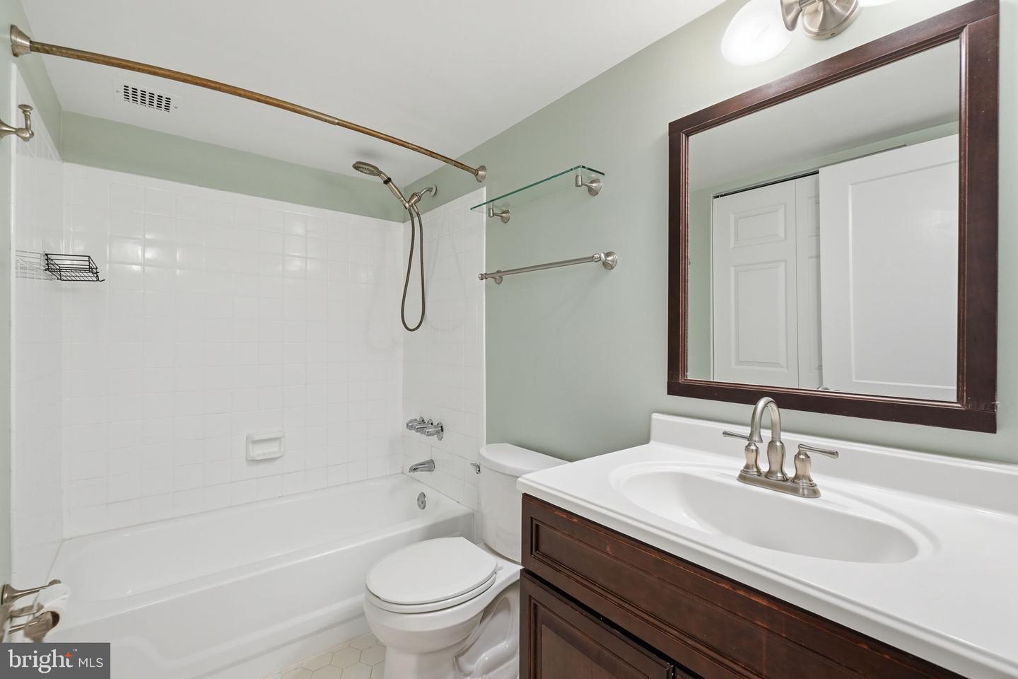 200 N Pickett St #1414 Property Photo 13