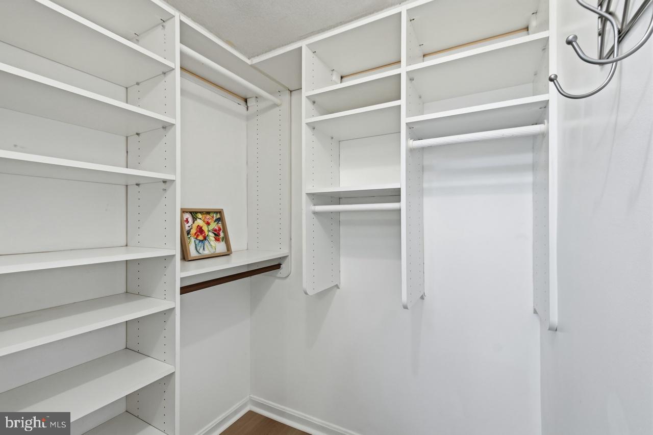 307 Yoakum Pkwy #1104 Property Photo 18