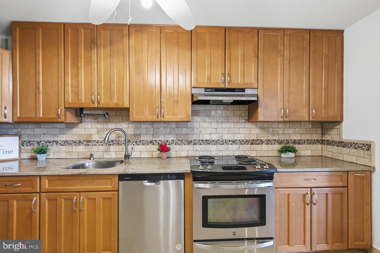 307 Yoakum Pkwy #1104 Property Photo 26