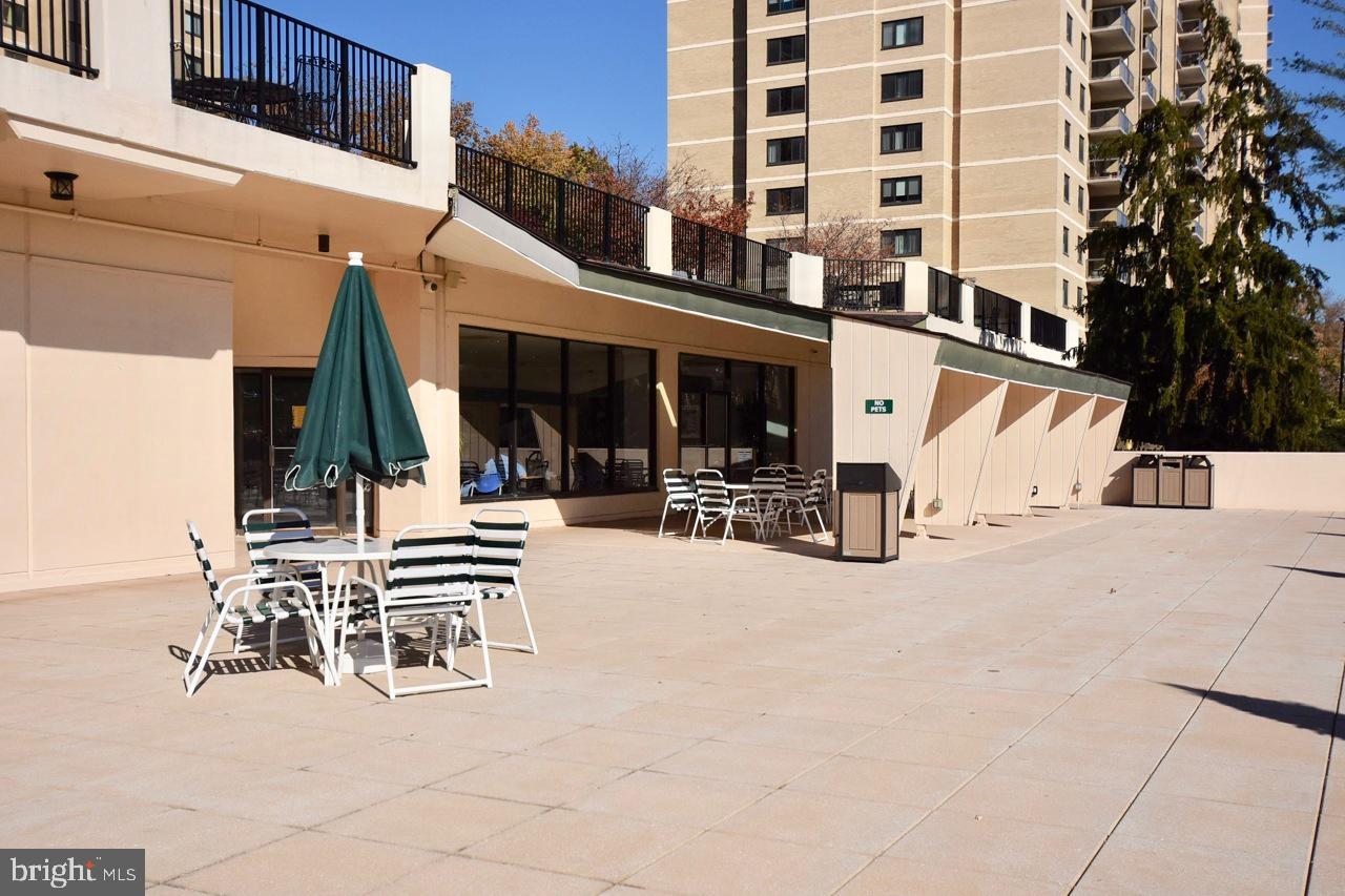 307 Yoakum Pkwy #1104 Property Photo 63