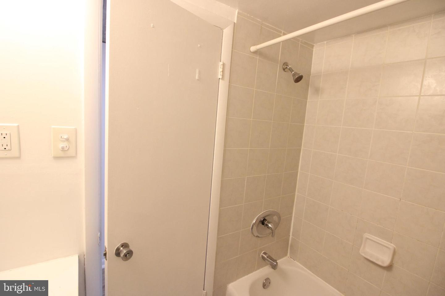 3300 S 28th St #301 Property Photo 9