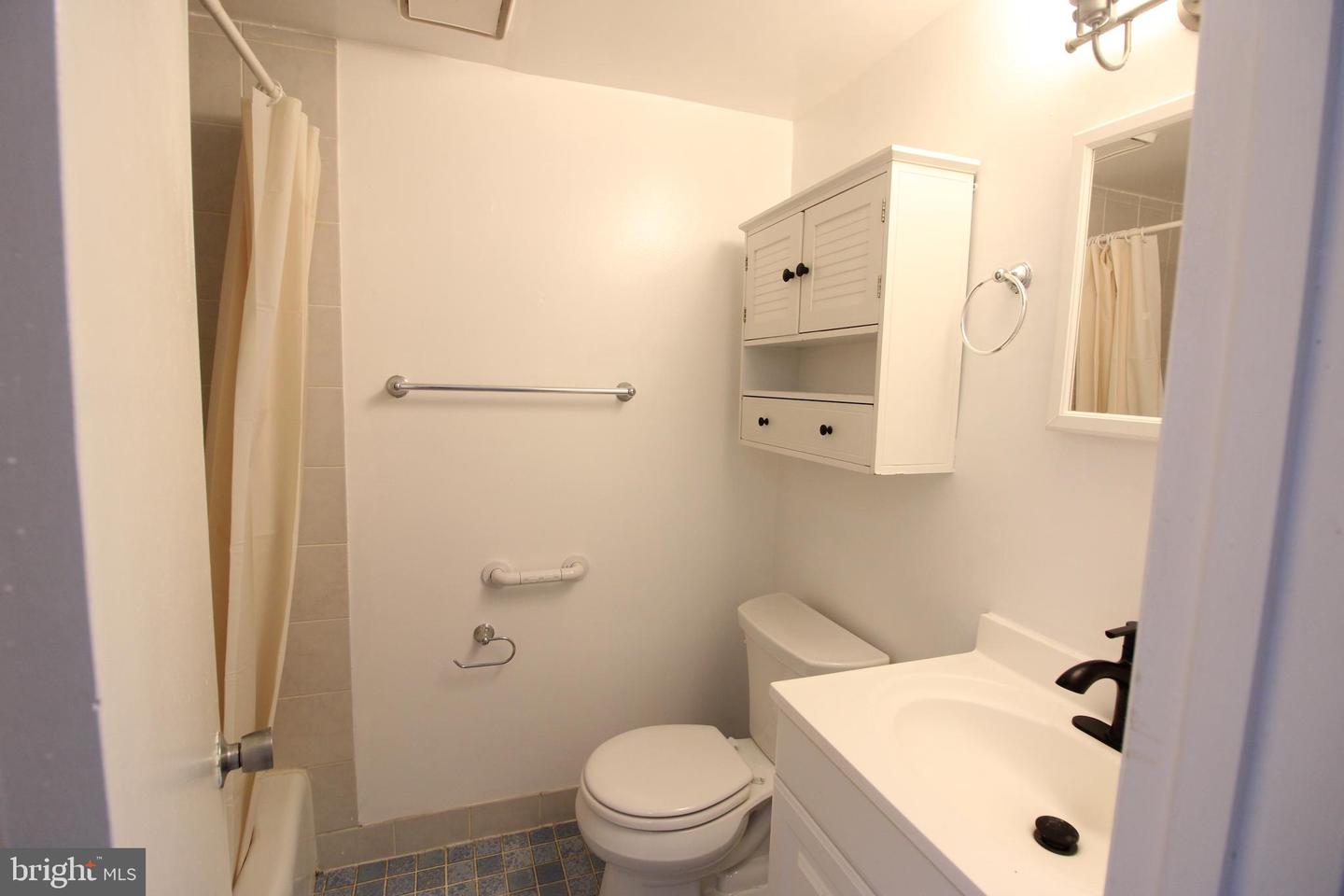 3300 S 28th St #301 Property Photo 10