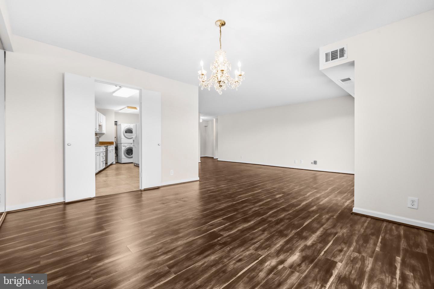 205 Yoakum Pkwy #914 Property Photo 10