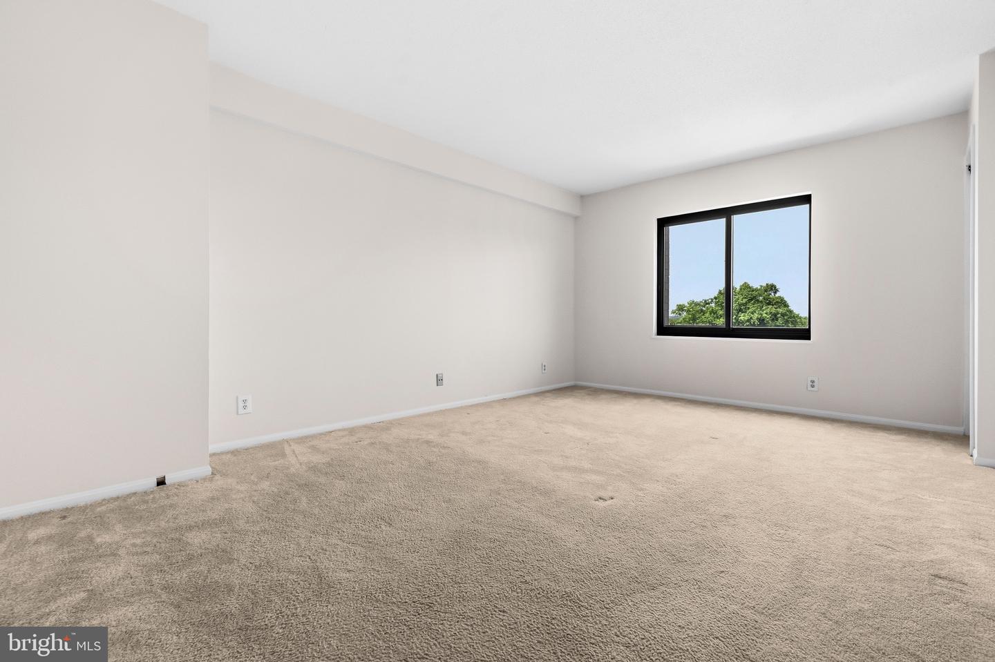 205 Yoakum Pkwy #914 Property Photo 15