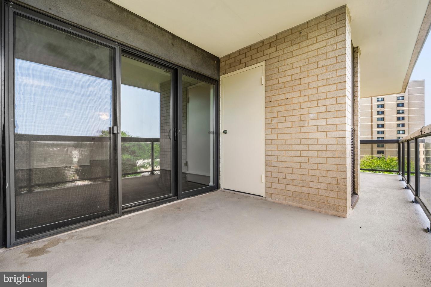 205 Yoakum Pkwy #914 Property Photo 25