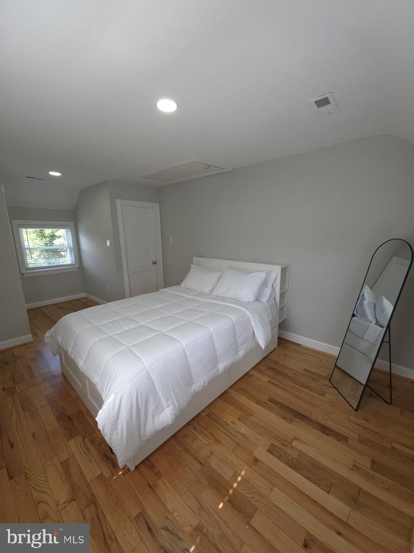 5427 Dawes Ave Property Photo 12