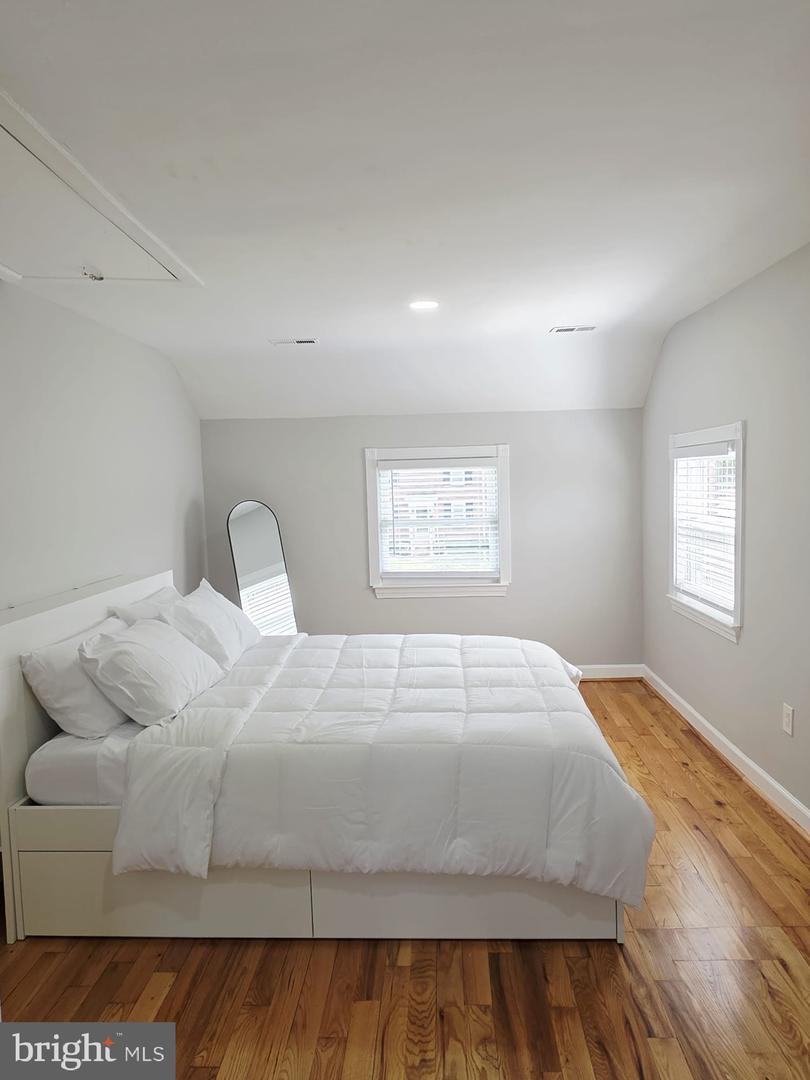 5427 Dawes Ave Property Photo 13