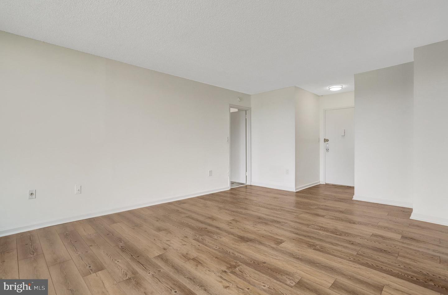 1225 Martha Custis Dr #811 Property Photo 8