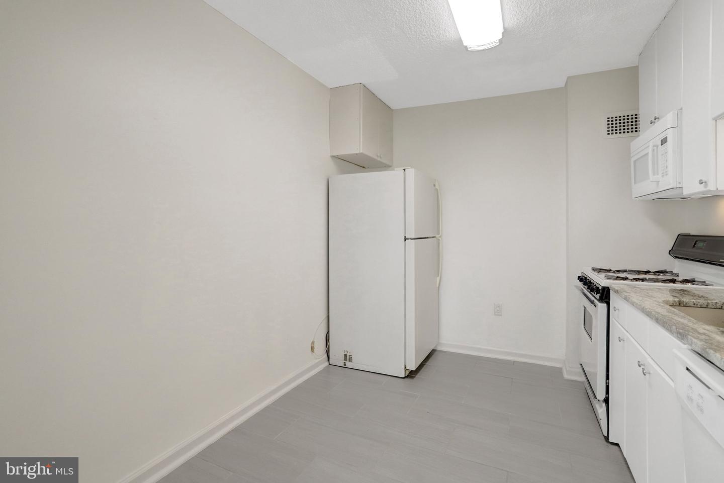 1225 Martha Custis Dr #811 Property Photo 13