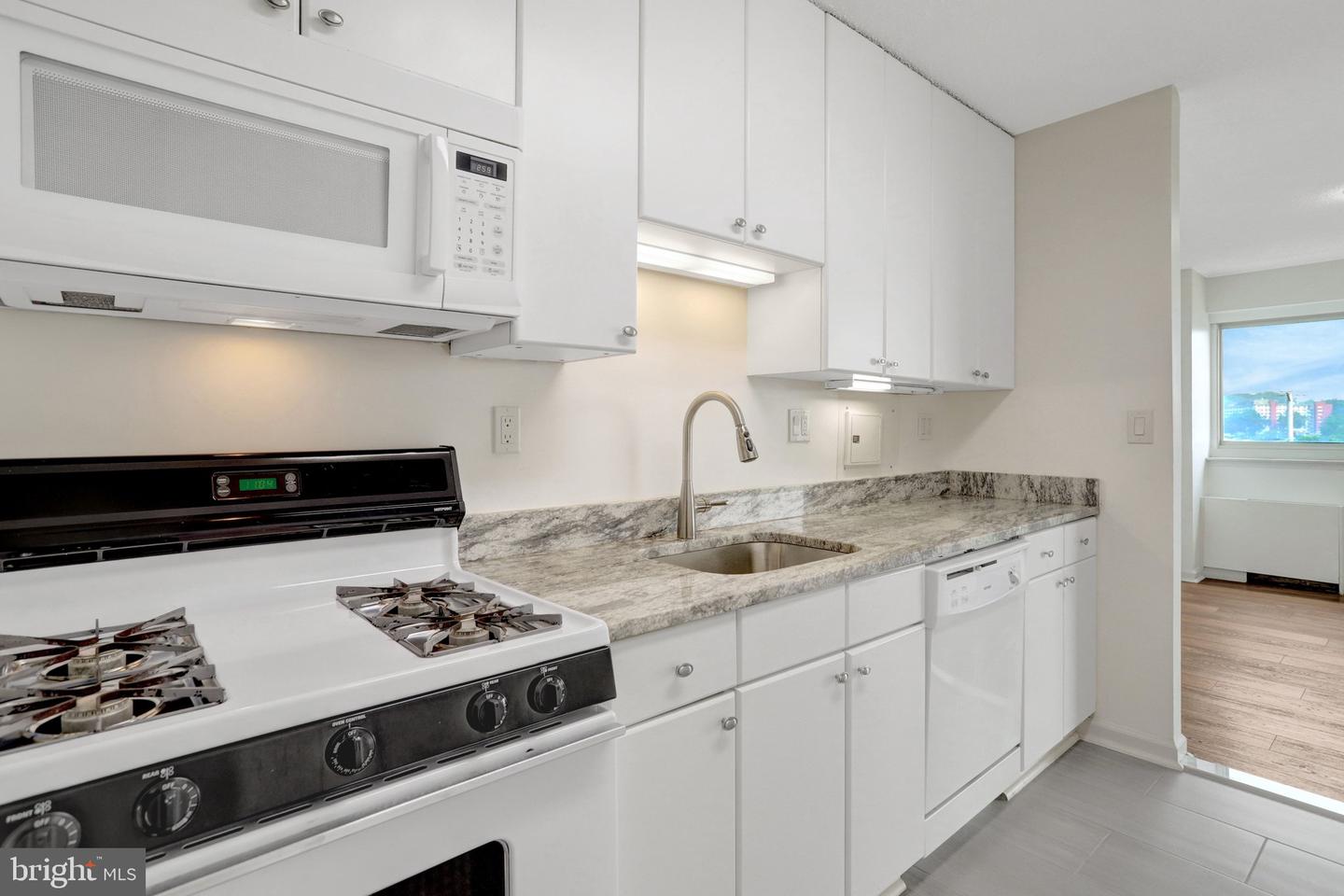 1225 Martha Custis Dr #811 Property Photo 16