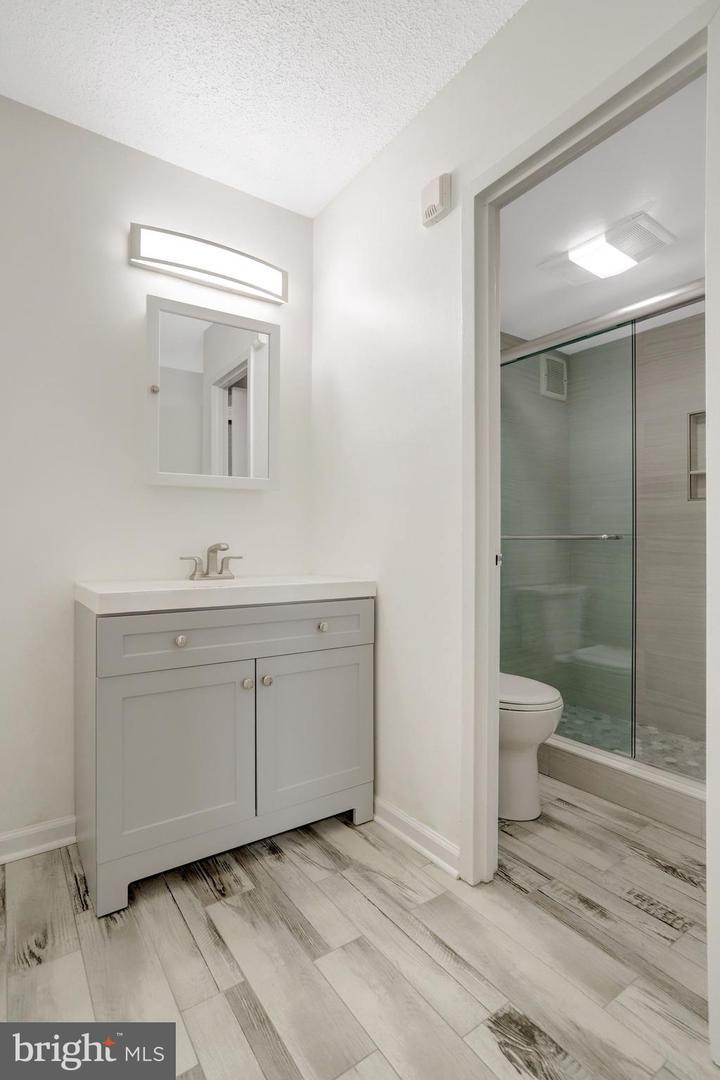 1225 Martha Custis Dr #811 Property Photo 23