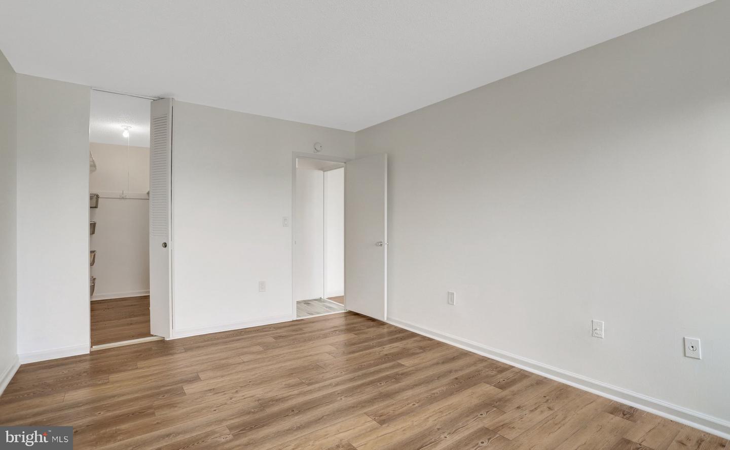 1225 Martha Custis Dr #811 Property Photo 27