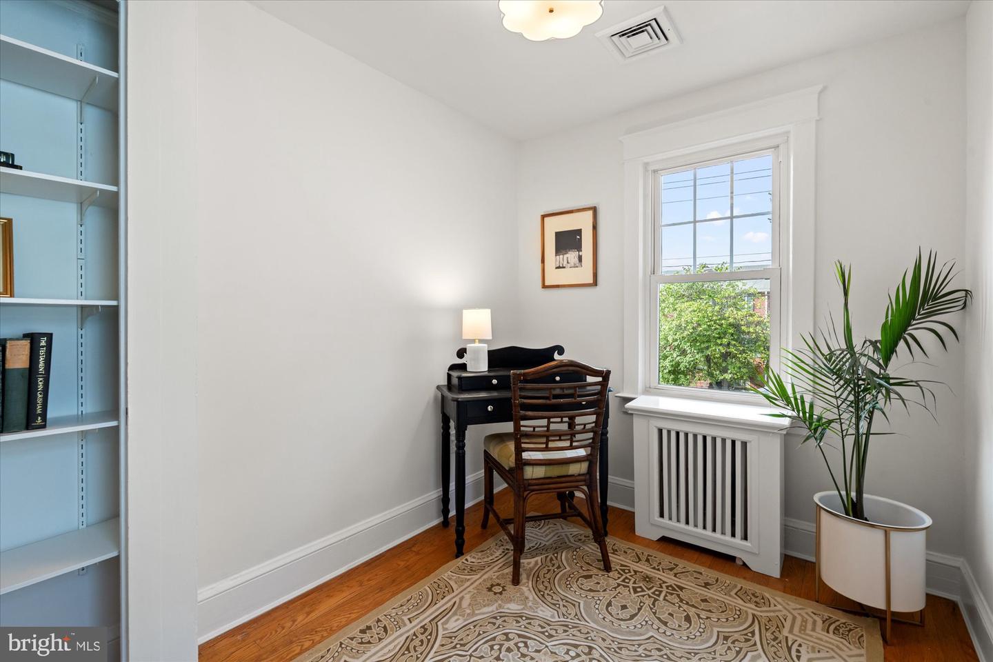 225 E Spring St Property Photo 29