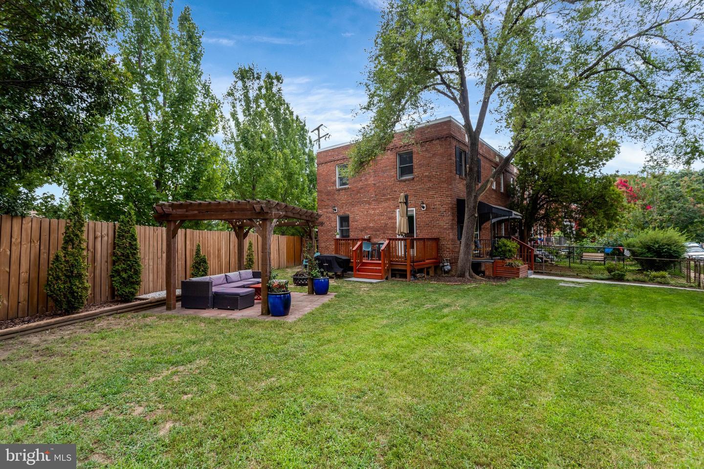 245 Buchanan St Property Photo 1