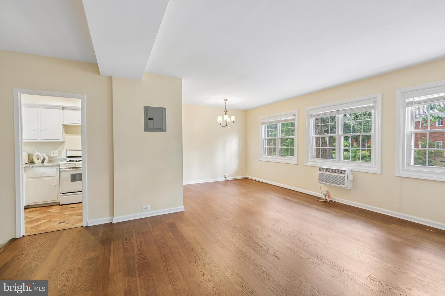 1622 Ripon Pl Property Photo 4