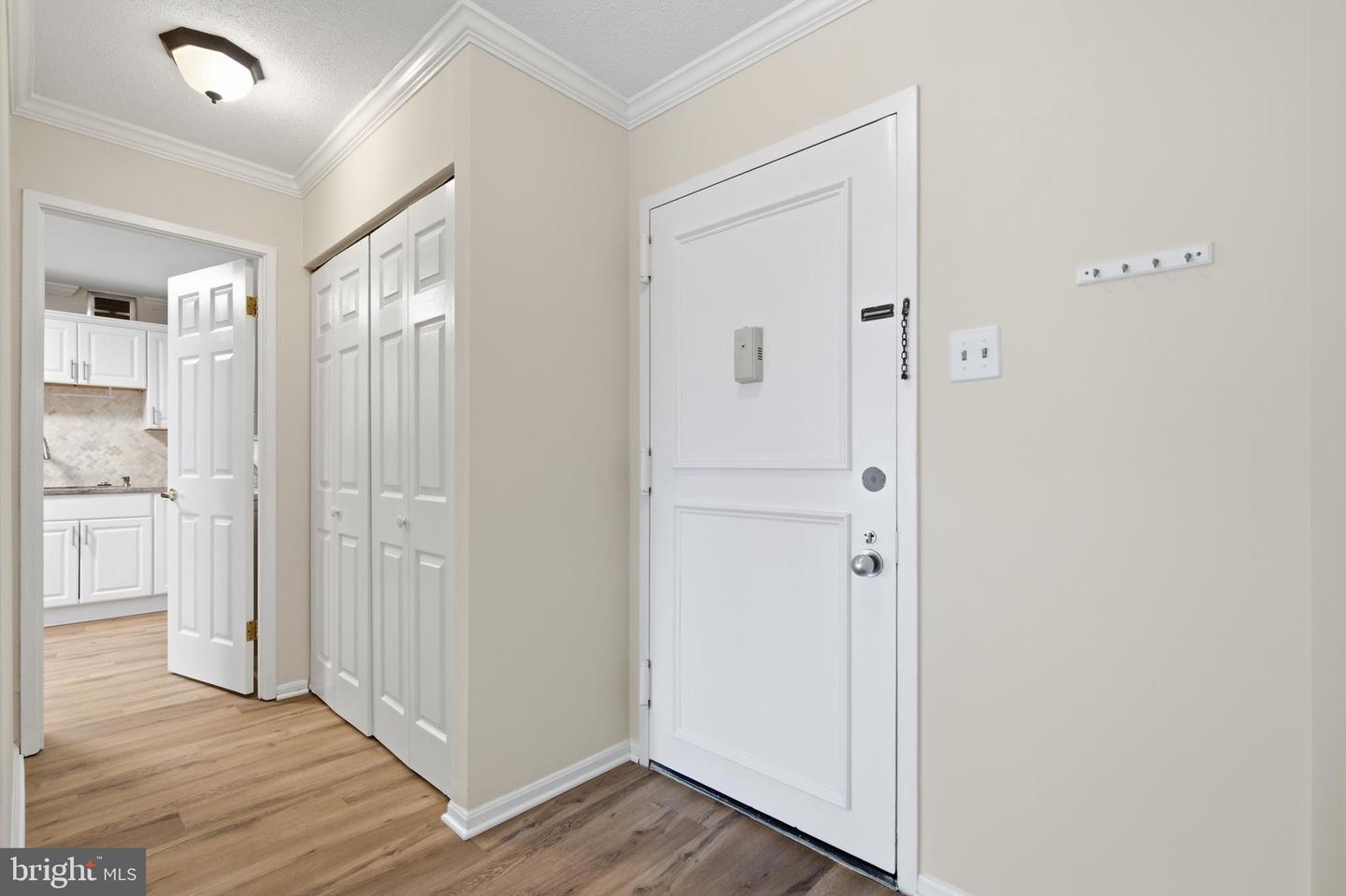 309 Yoakum Parkway #406 Property Photo 3