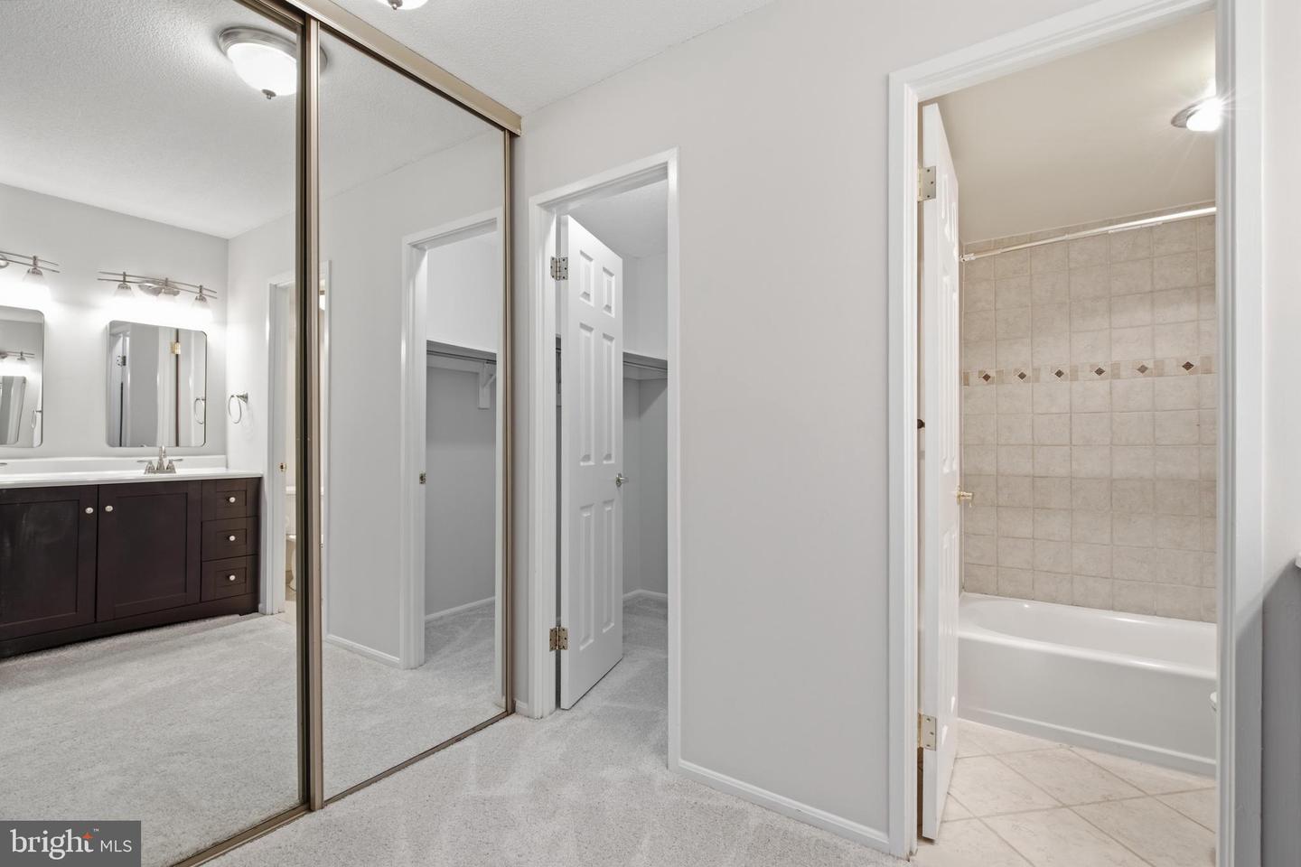 309 Yoakum Parkway #406 Property Photo 13