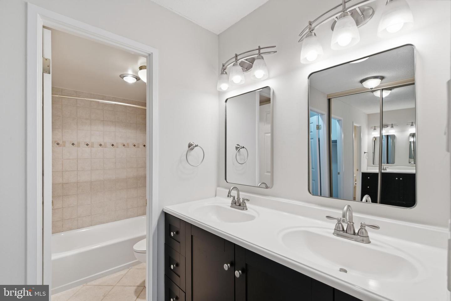 309 Yoakum Parkway #406 Property Photo 16