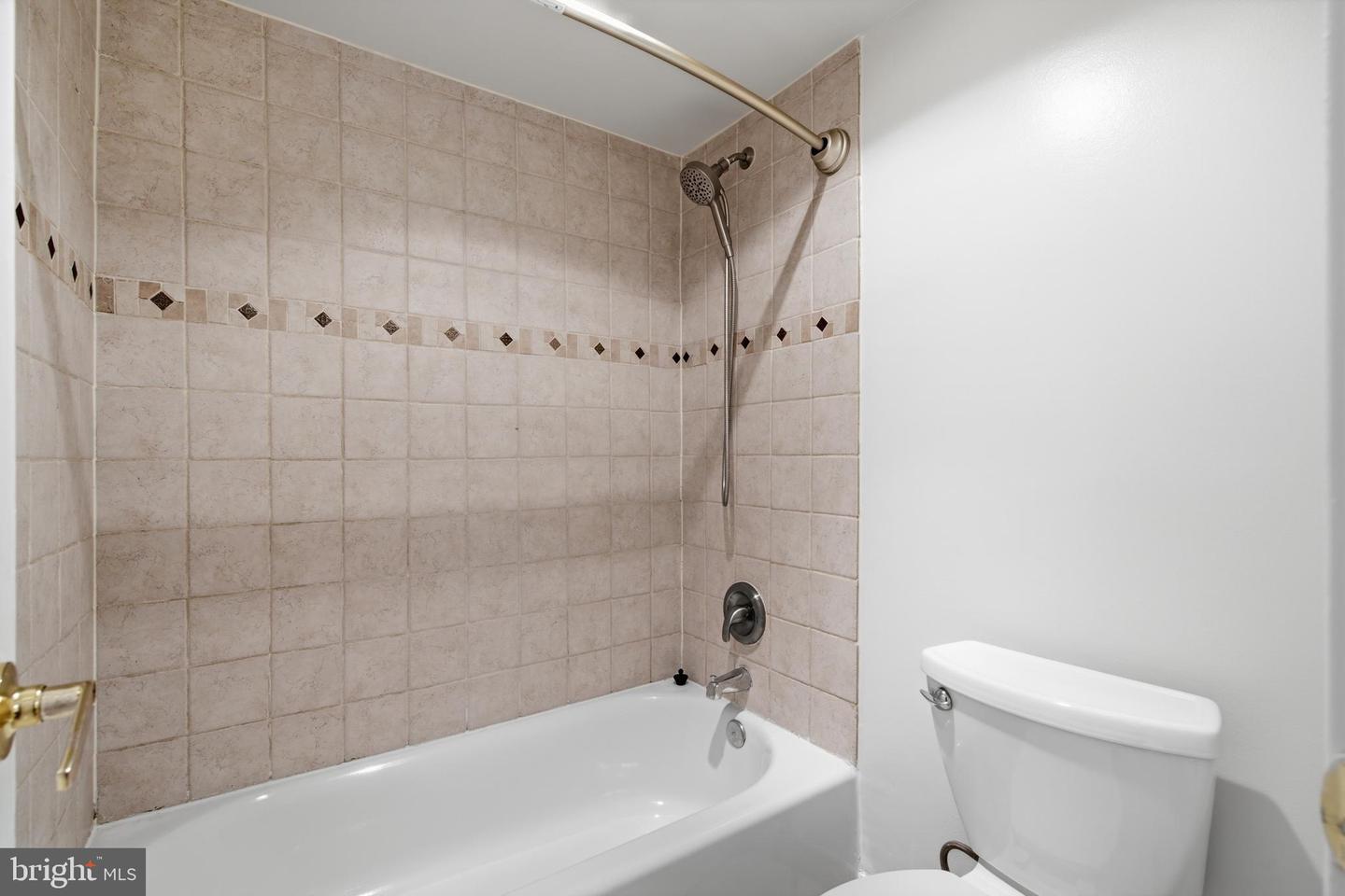309 Yoakum Parkway #406 Property Photo 18
