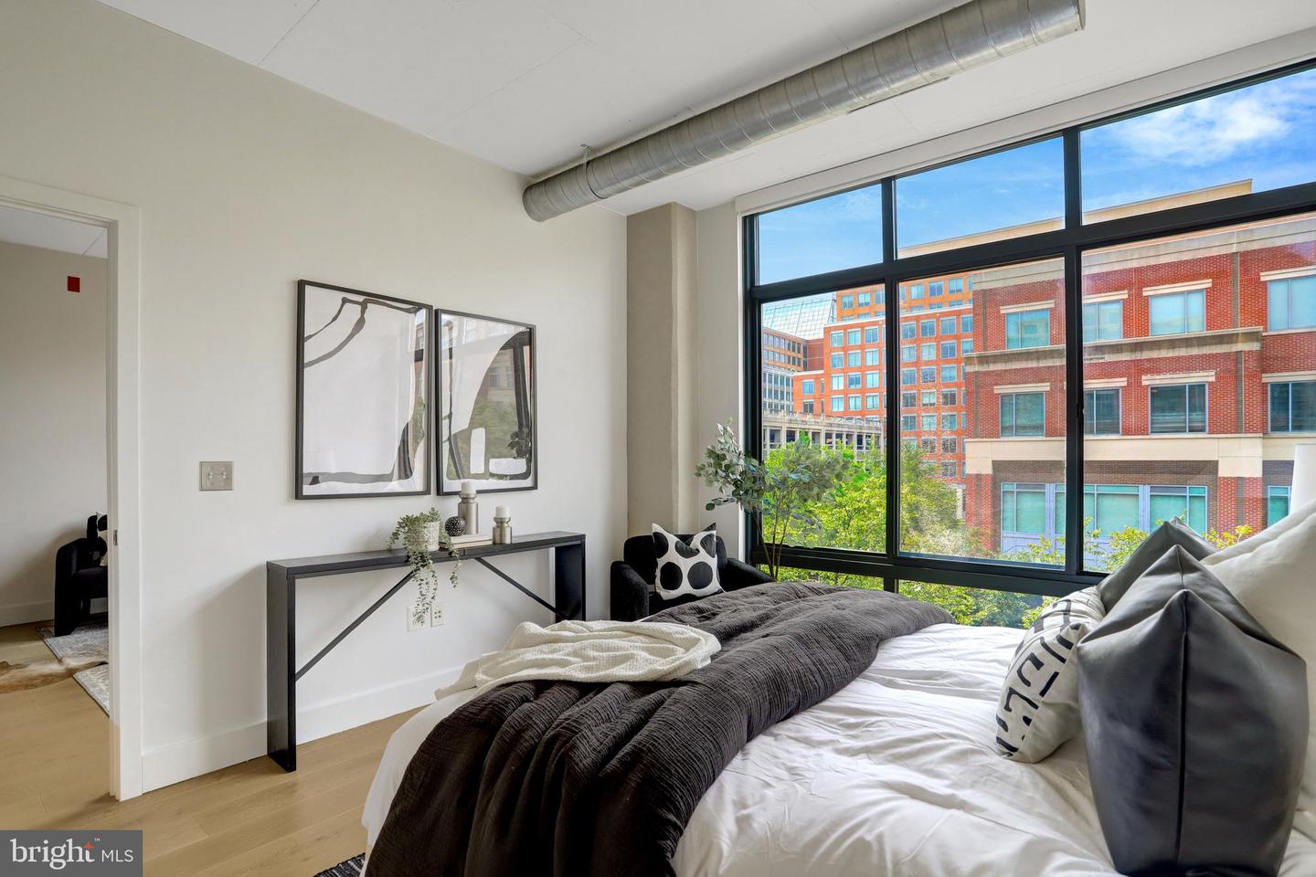 520 John Carlyle St #320 Property Photo 12