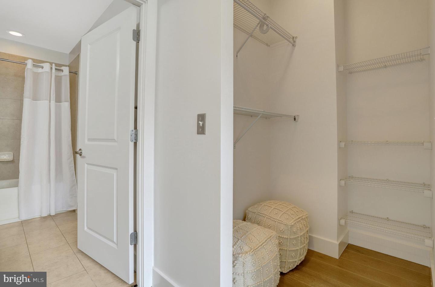 520 John Carlyle St #320 Property Photo 15