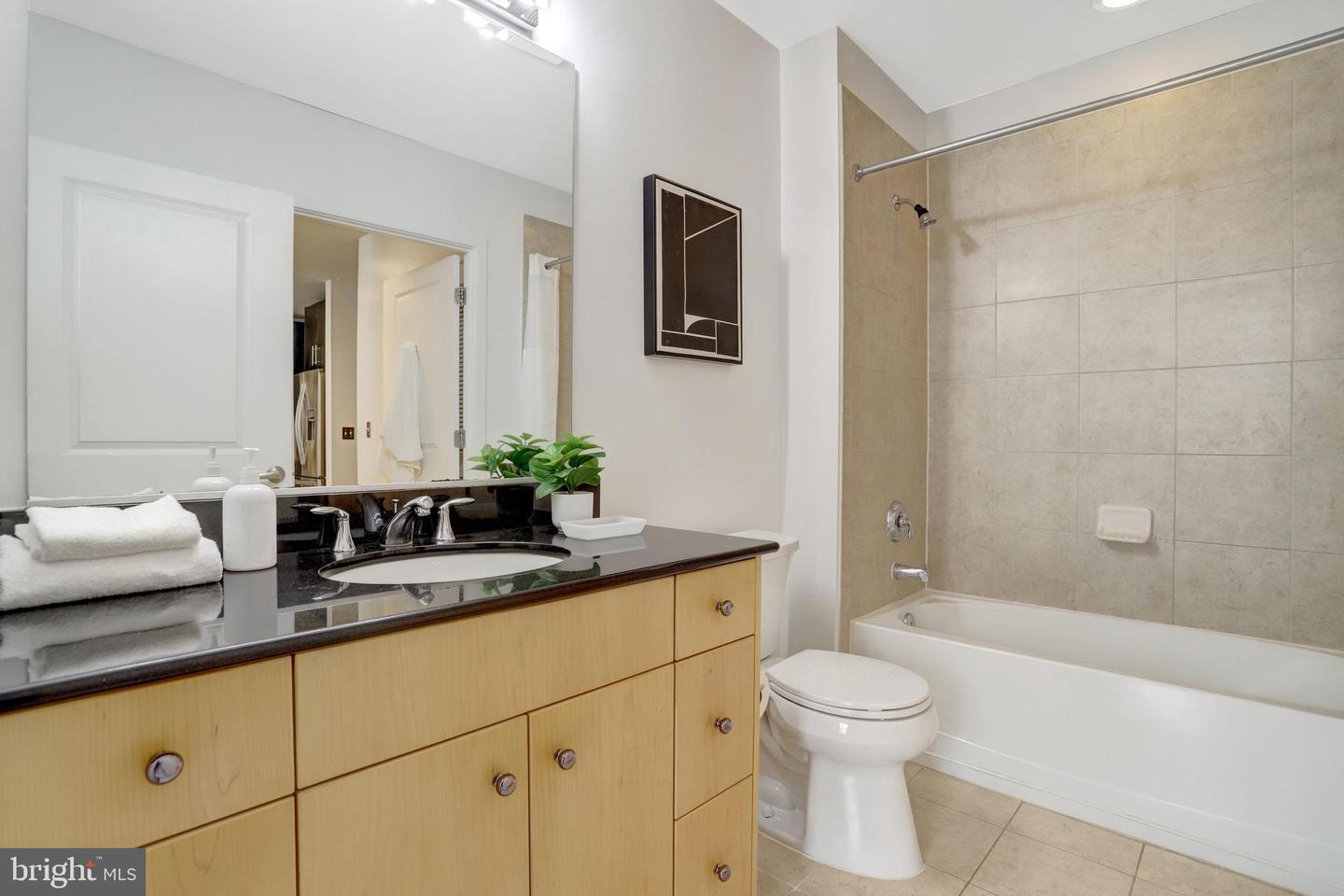 520 John Carlyle St #320 Property Photo 16