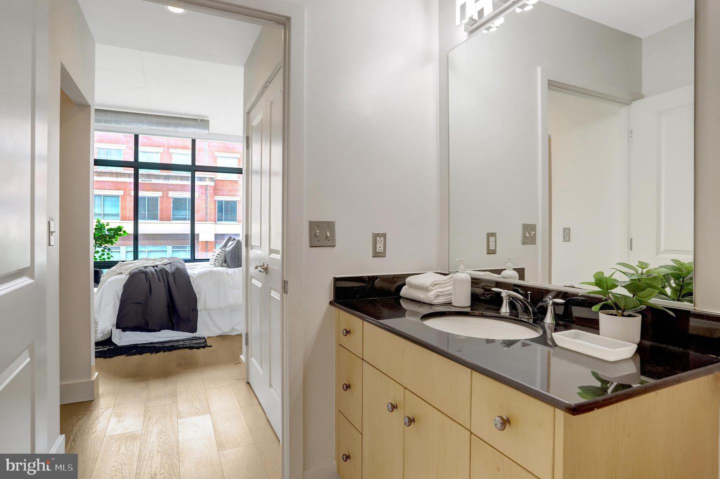 520 John Carlyle St #320 Property Photo 17