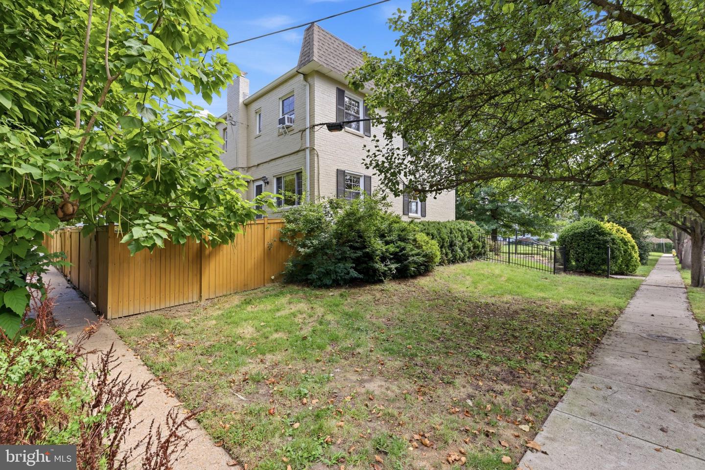 1751 N Cliff St Property Photo 36