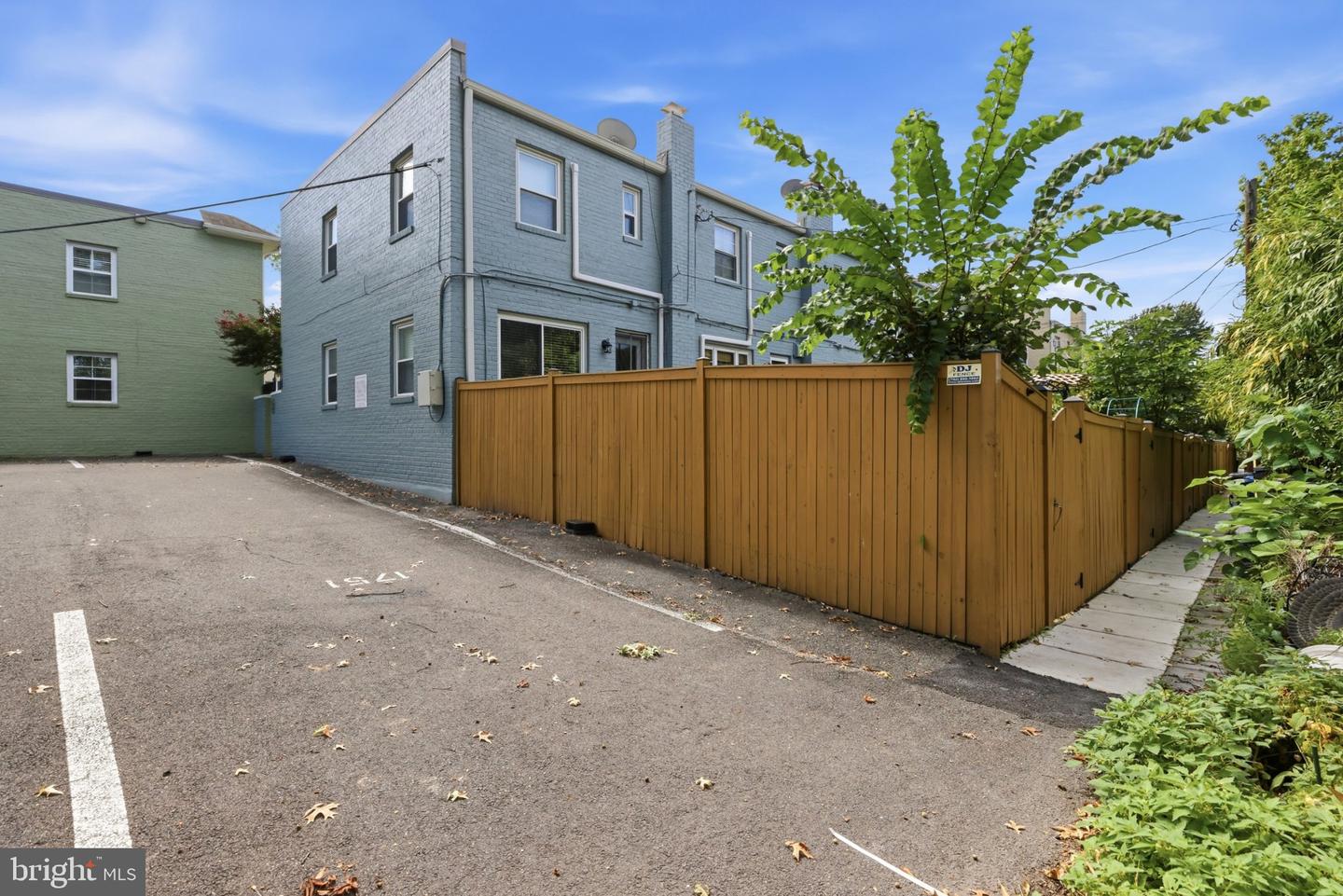 1751 N Cliff St Property Photo 39