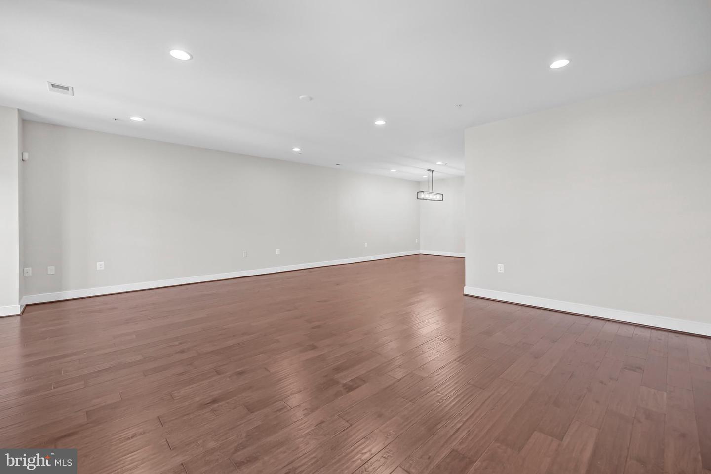 2109 Main Line #102 Property Photo 11