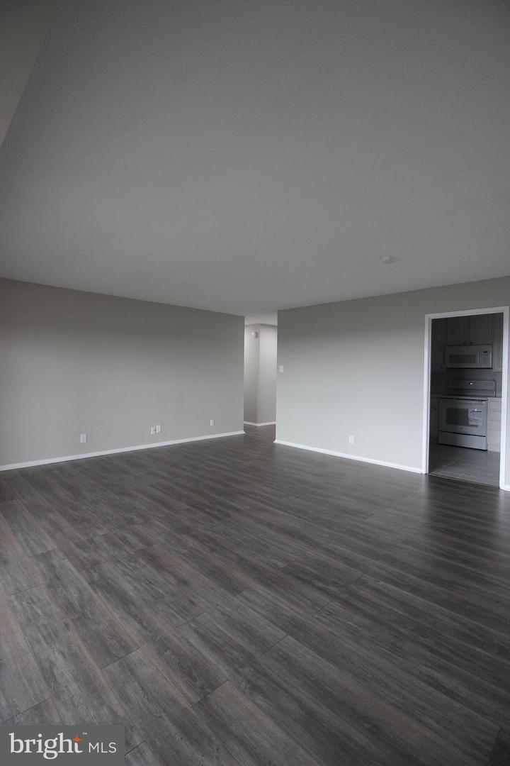 307 Yoakum Pkwy #1701 Property Photo 10
