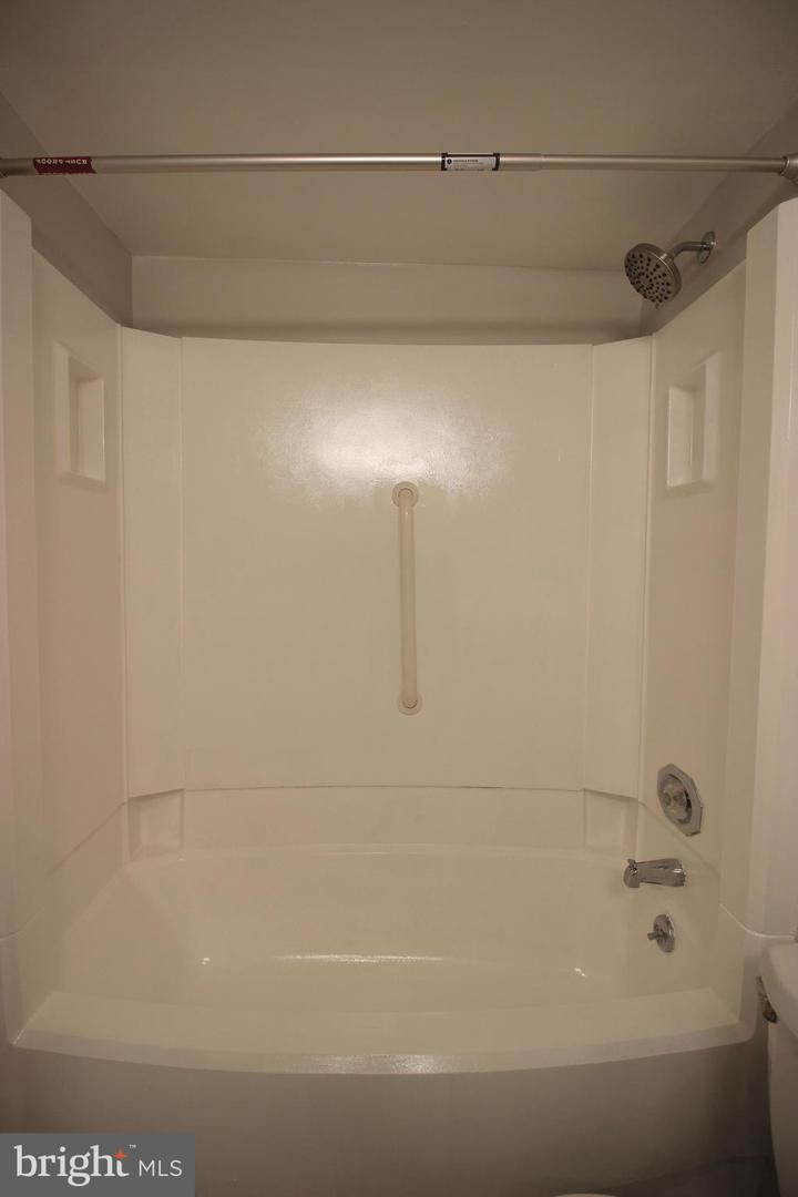 307 Yoakum Pkwy #1701 Property Photo 16