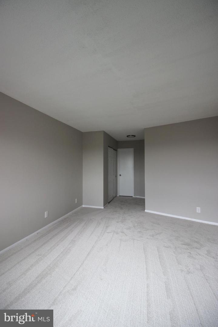 307 Yoakum Pkwy #1701 Property Photo 19