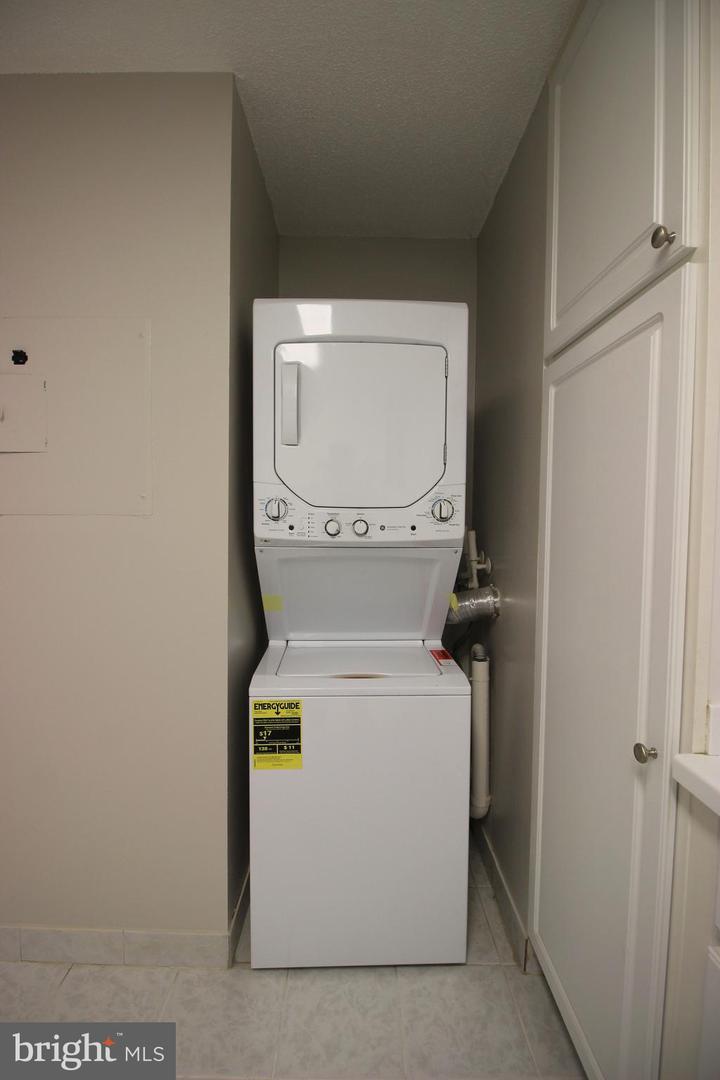 307 Yoakum Pkwy #1701 Property Photo 21