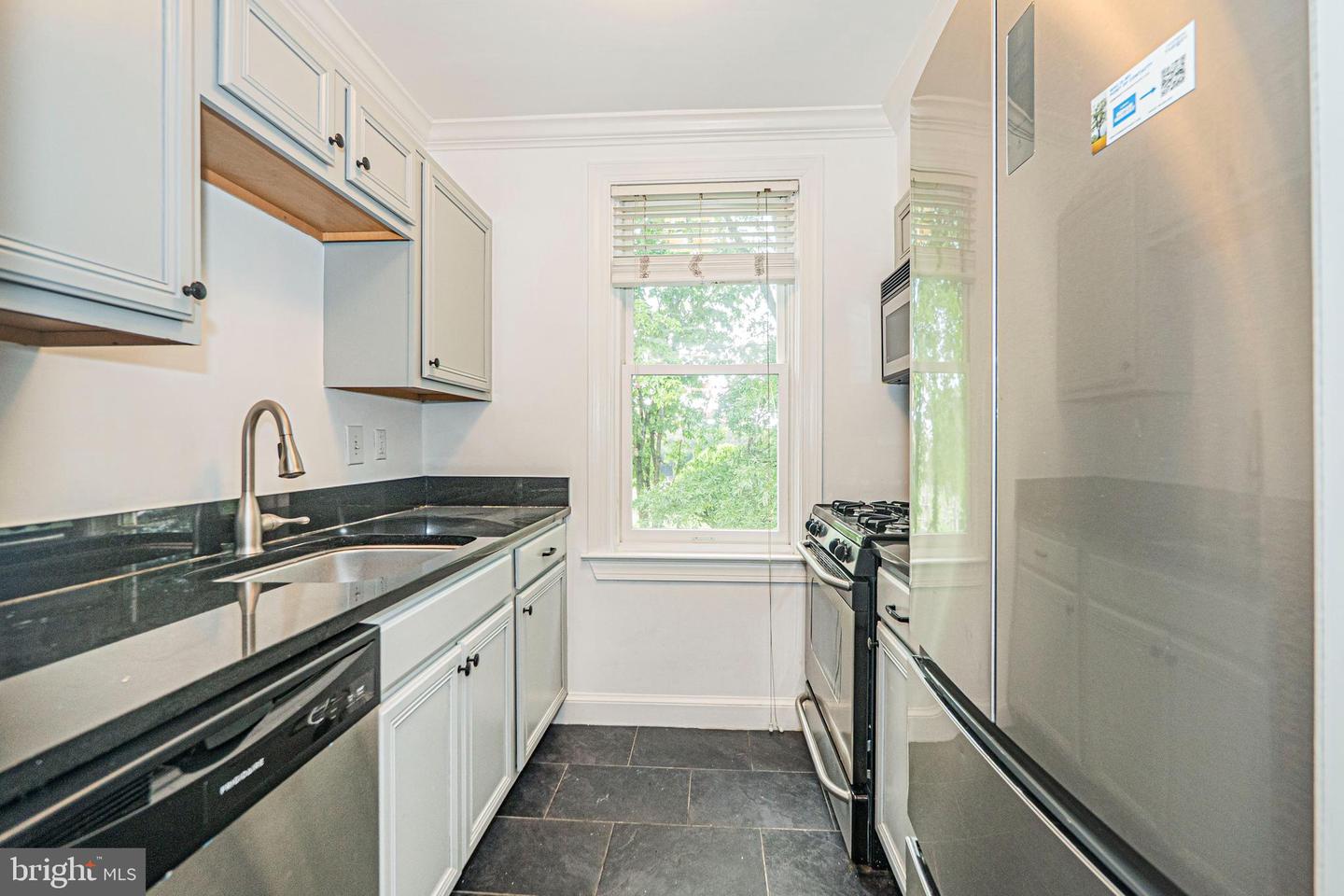922 S Washington St #310 Property Photo 8