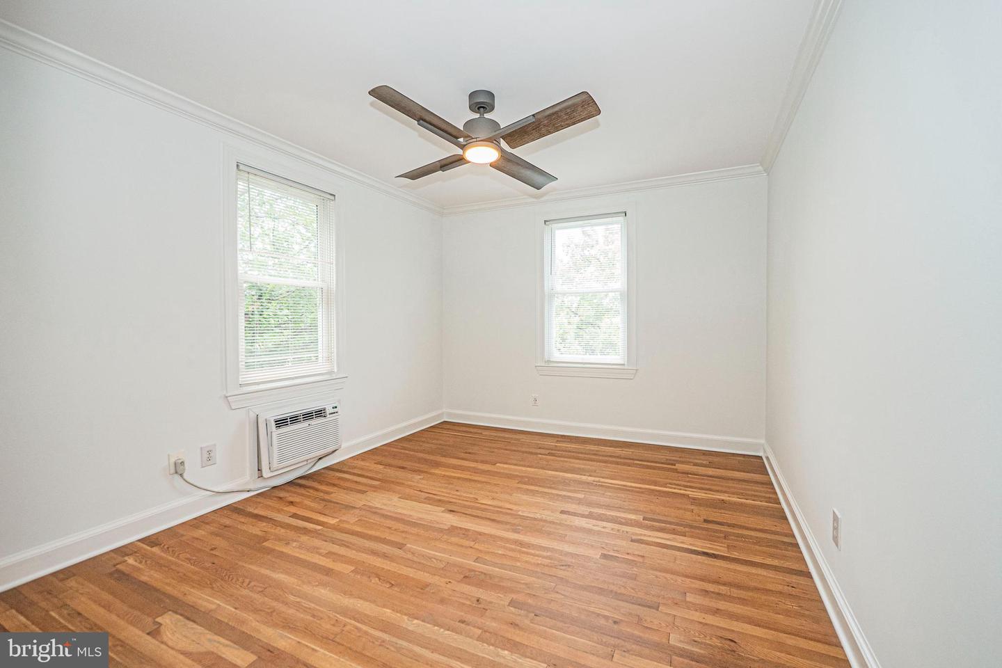 922 S Washington St #310 Property Photo 11