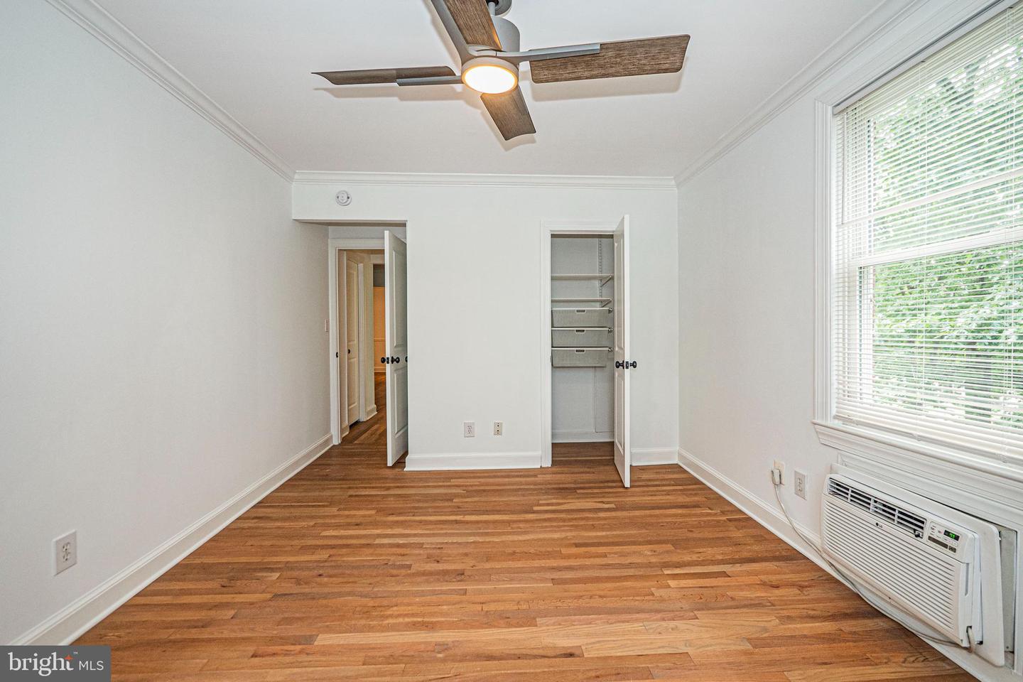 922 S Washington St #310 Property Photo 12