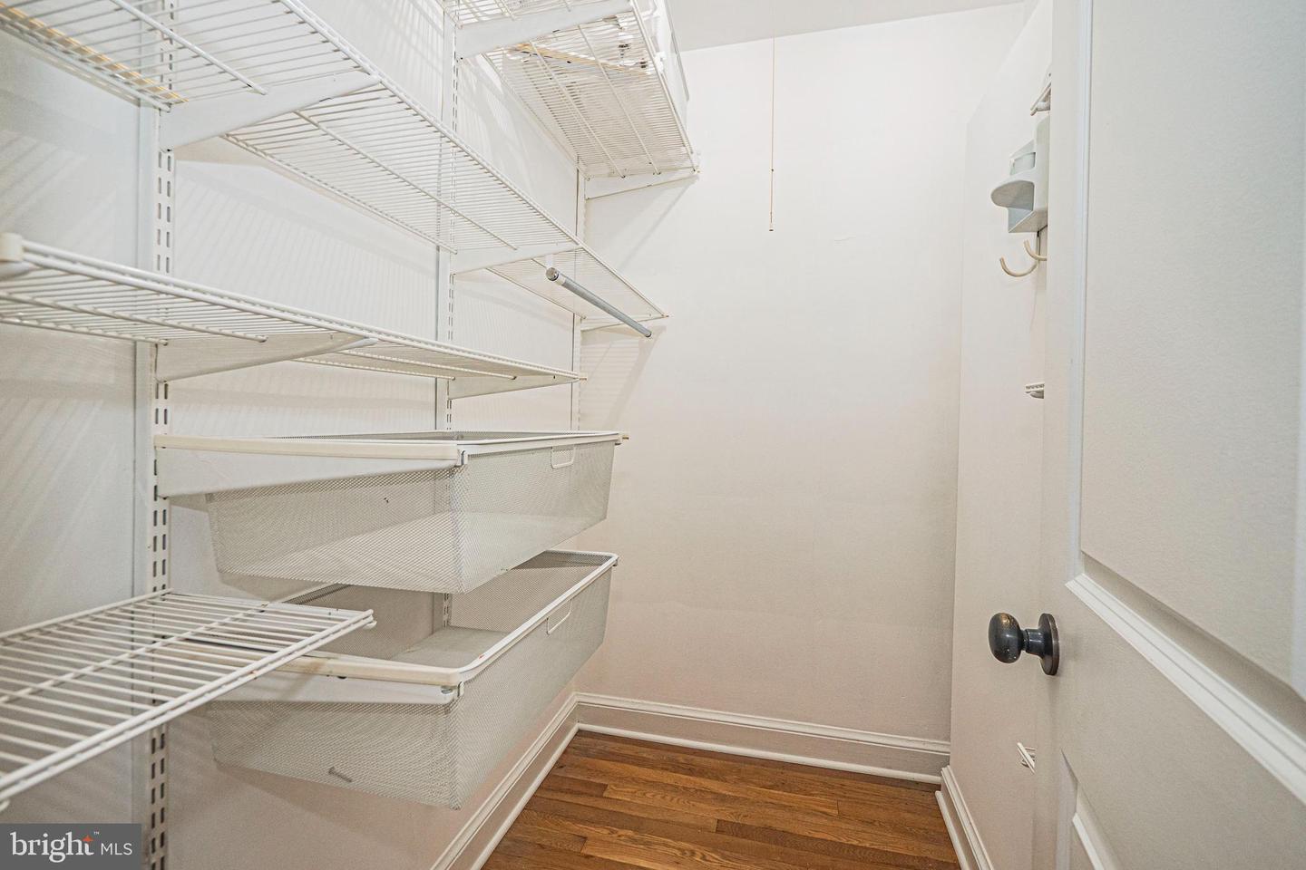 922 S Washington St #310 Property Photo 13