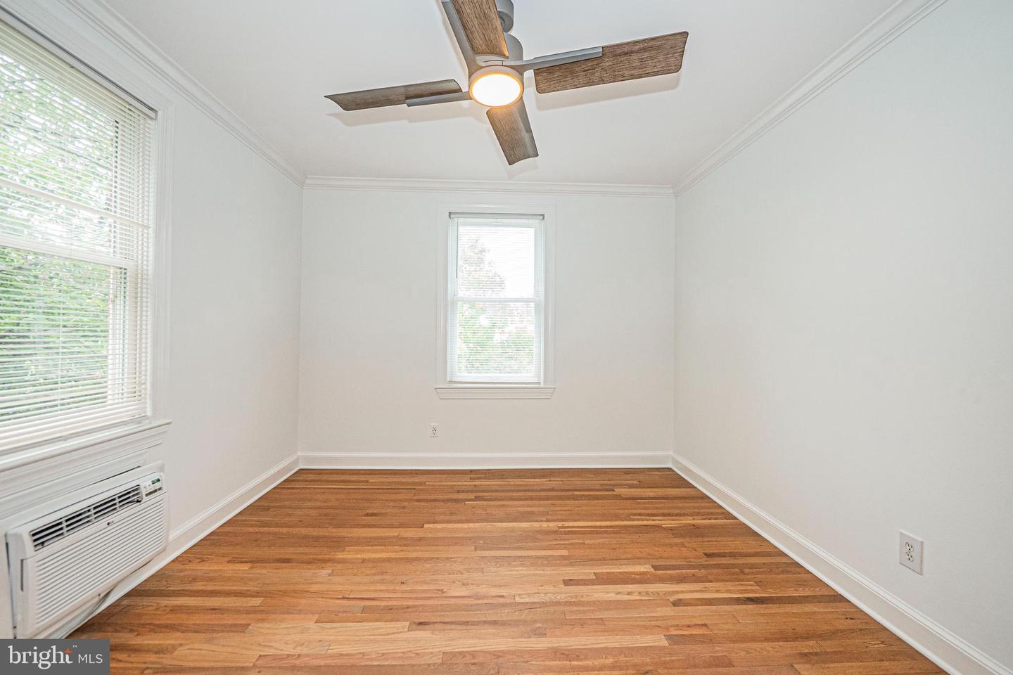 922 S Washington St #310 Property Photo 14