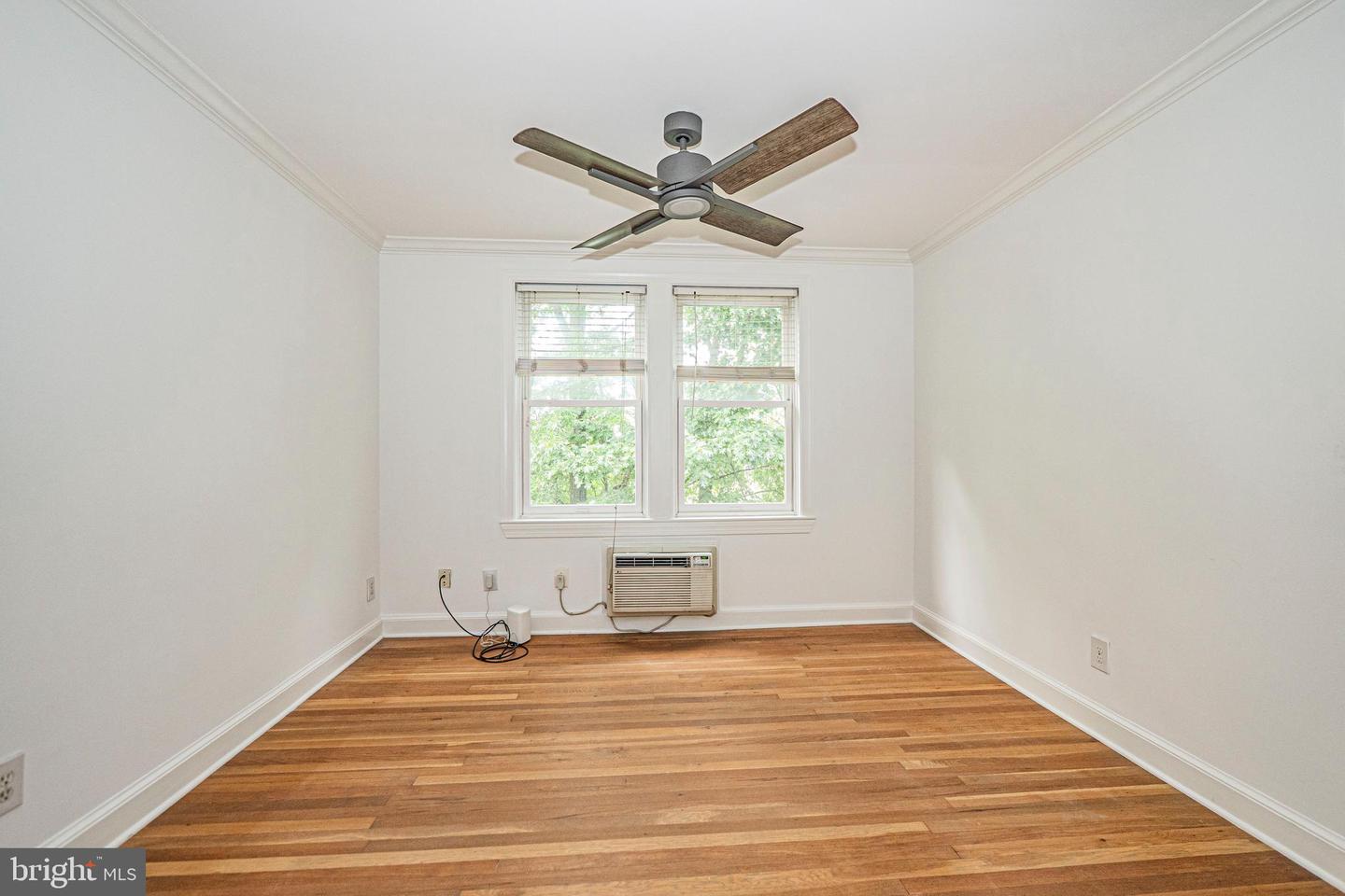 922 S Washington St #310 Property Photo 15