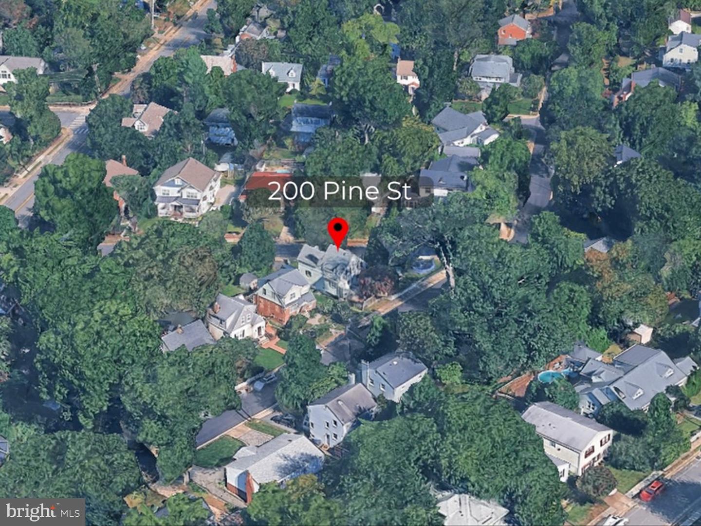 200 Pine St Property Photo 2