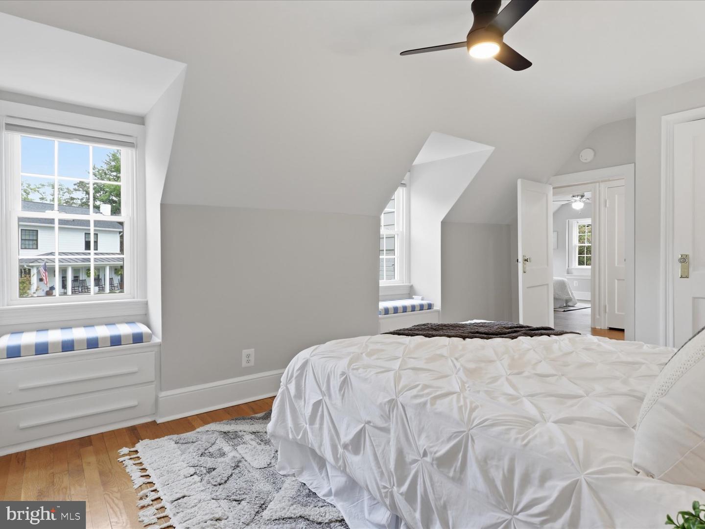 200 Pine St Property Photo 14