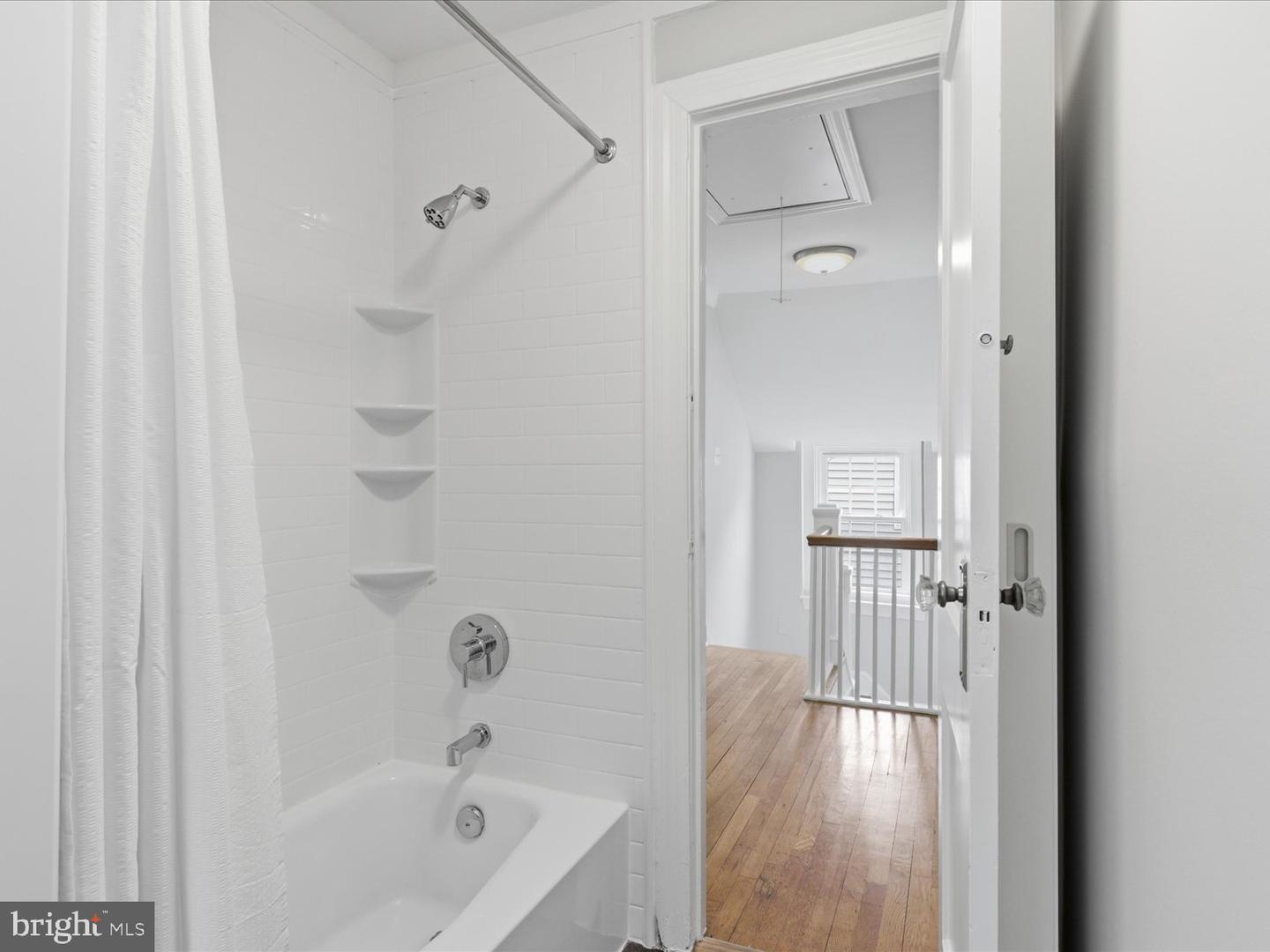 200 Pine St Property Photo 17