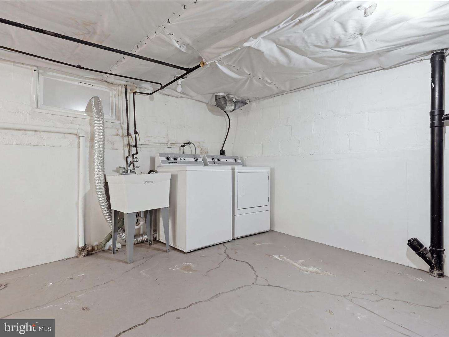 200 Pine St Property Photo 25